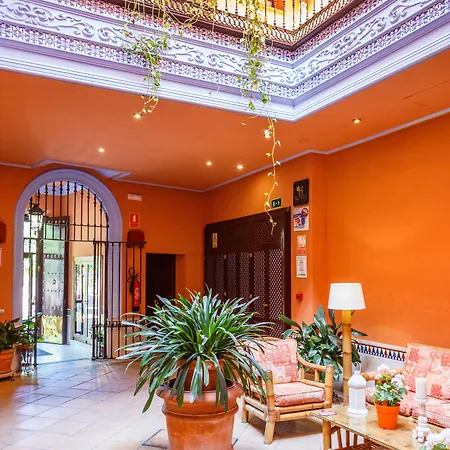 Patio De La Alameda 3*