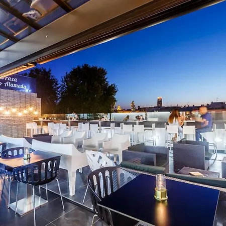 Patio De La Alameda 3*